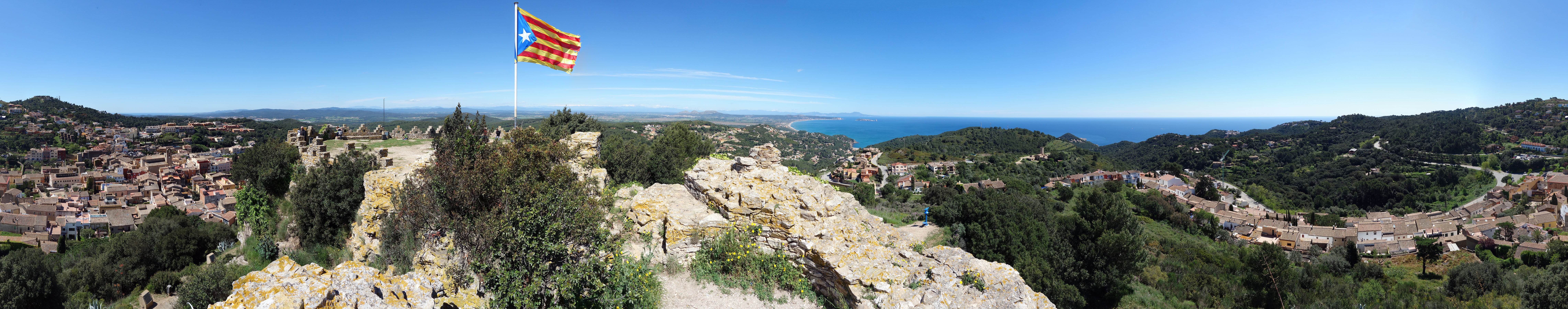 begur_castell_panorama_smaller
